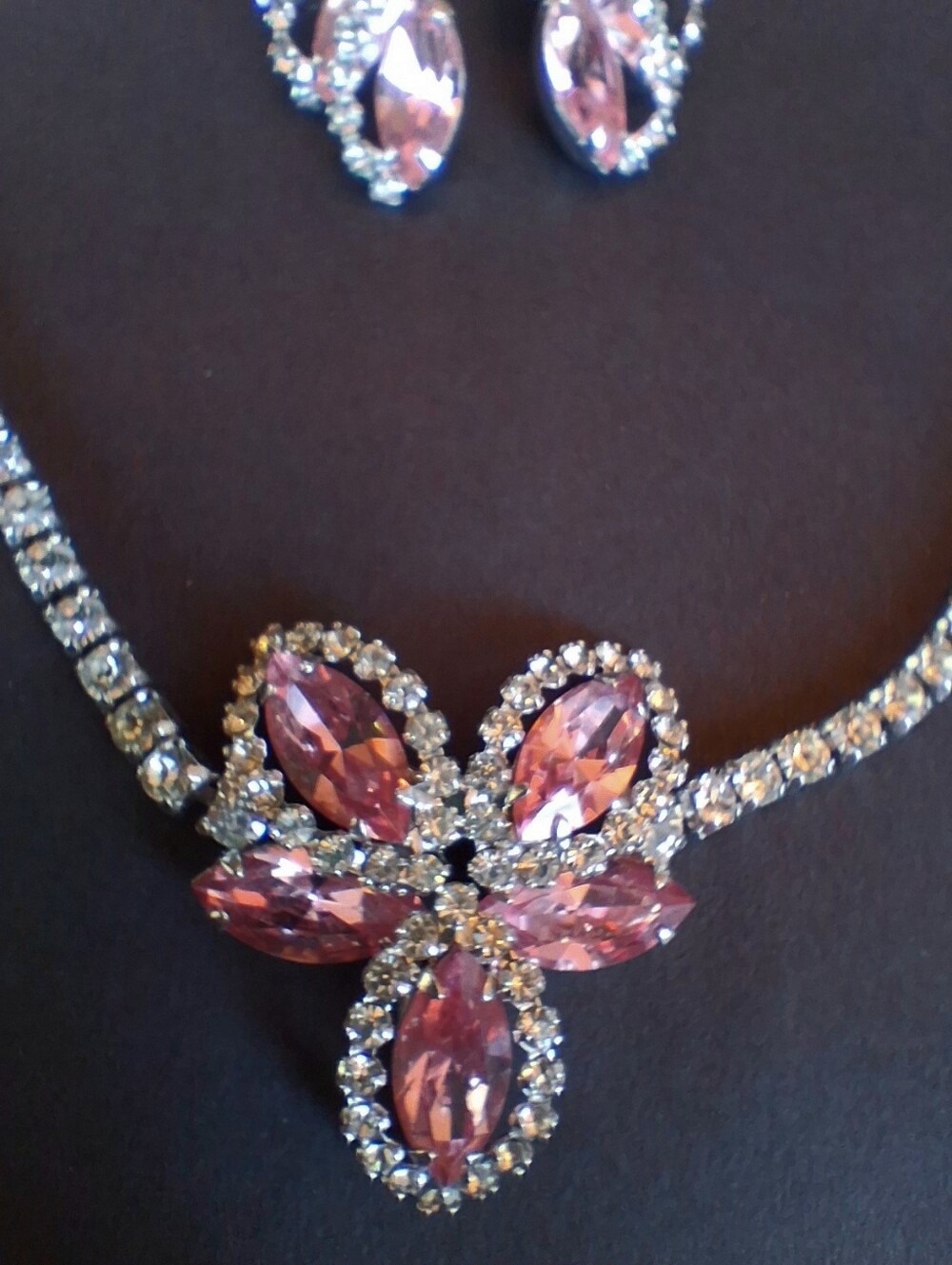 Vintage Weiss Pink Necklace And Clip Earrings Set